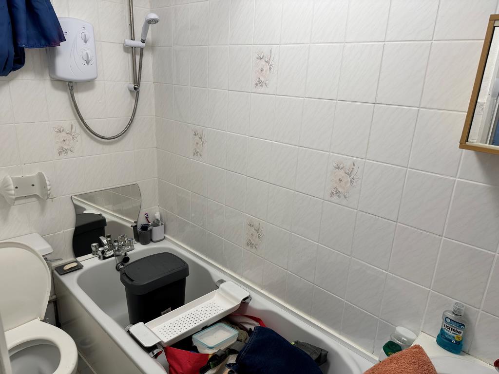 Lot: 15 - STUDIO FLAT FOR INVESTMENT -